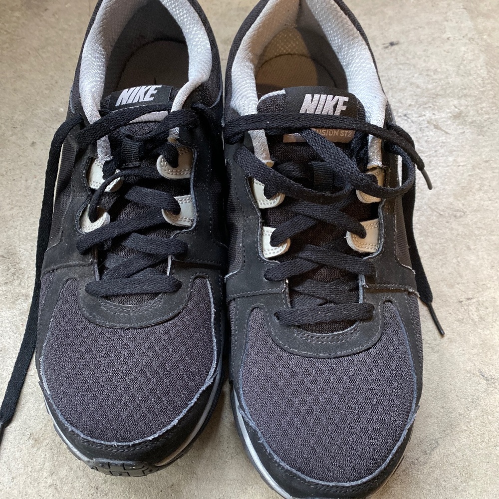 Nike dual Fusion size 10